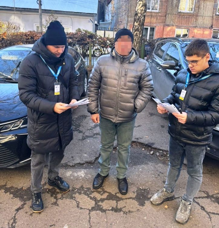 В Чернівцях примусово повернули громадян Молдови та Туреччини