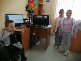 Трійнята з паспортами: перший крок у великий світ!