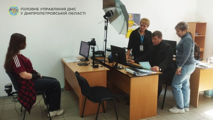 У Петриківці міграційники провели навчання з фахівцями ЦНАПів