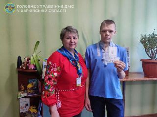 Вишиванка та паспорт – символи українця ХХІ століття