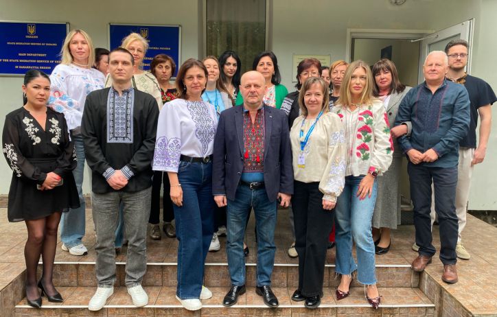 Міграційна служба Закарпатської області відзначає День вишиванки