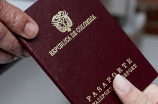 За порушення правил перебування у примусовому порядку з України виїхали двоє громадян Колумбії і громадянин білорусі