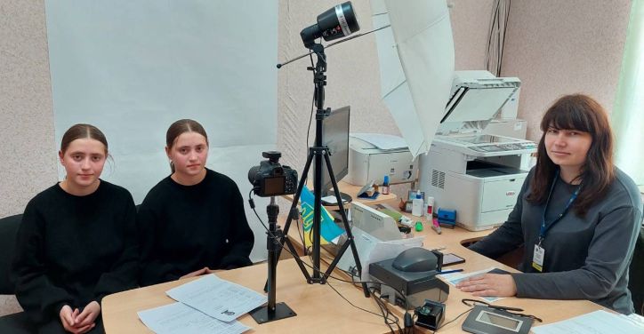 У Болградському відділі оформили перші ІD-картки для юних громадянок України!