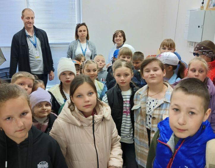 Цікаво, весело та пізнавально: Теофіпольський сектор УДМС Хмельниччини відкрив свої двері школярам!