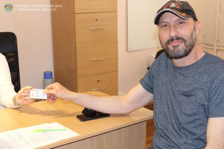 Громадянин Лівану отримав посвідку на тимчасове проживання в Україні – приклад єдності родини навіть у складні часи