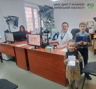 Київ: закордонний паспорт дівчинці оформили швидко – зустріч із друзями відбудеться!