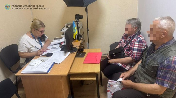 У Кривому Розі виявили двох іноземців, які проживають на території України з недійсними паспортами