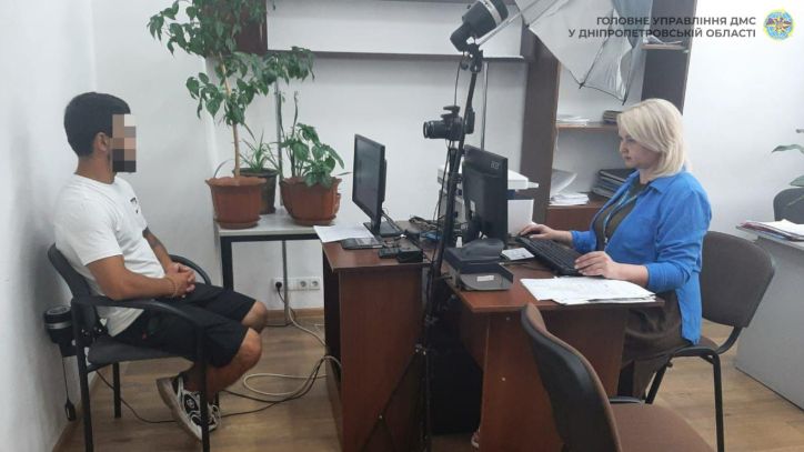 У Камʼянському виявили громадянина Таджикистану, який порушив міграційне законодавство