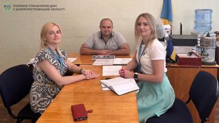 Працівники Міграційної служби  провели робочу зустріч з головним лікарем «Криворізької центральної районної лікарні» Новопільської сільської ради»