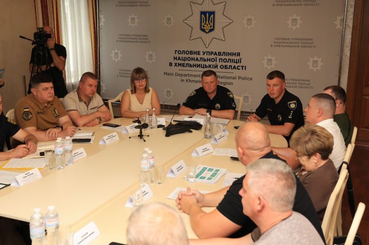 Міграційники Хмельниччини взяли участь у круглому столі з питань ветеранської політики в системі МВС