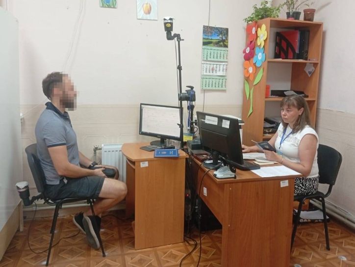 У Доброславському відділі оперативно оформили закордонний паспорт пораненому військовослужбовцю