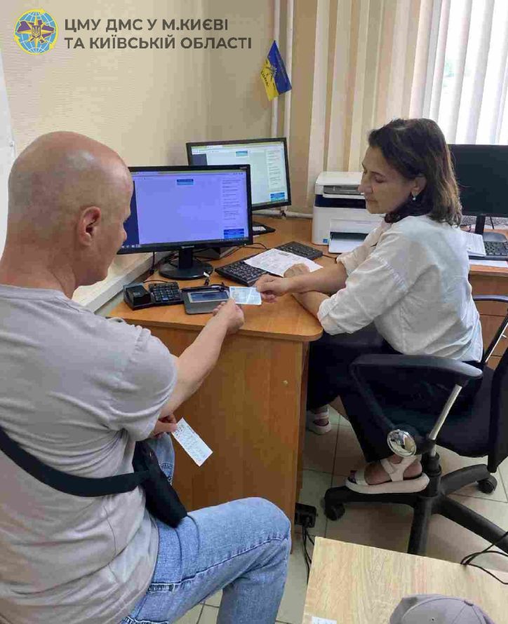 На Київщині позачергово оформили паспорт звільненому з полону військовому
