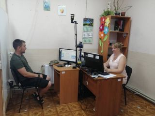 Любов, що надихає: у Доброславському відділі ГУ ДМС в Одеській області оформили нове прізвище для захисника України