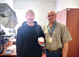 Звільнений з полону — вже з новим паспортом