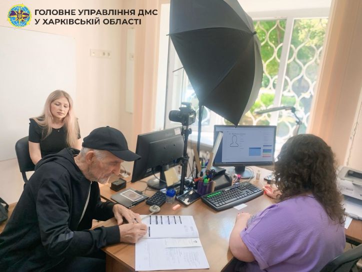 Попри втрати та поранення – новий паспорт у найкоротші строки