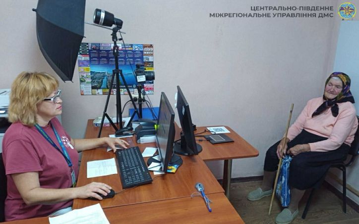 Паспорт у будь-якому віці: як у 87 років легко оформити ID-картку