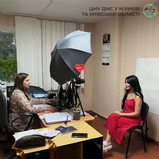 Київ: відома співачка оформила закордонний паспорт та була задоволена обслуговуванням