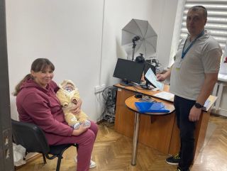 Тернопільщина: закордонний паспорт для найменших