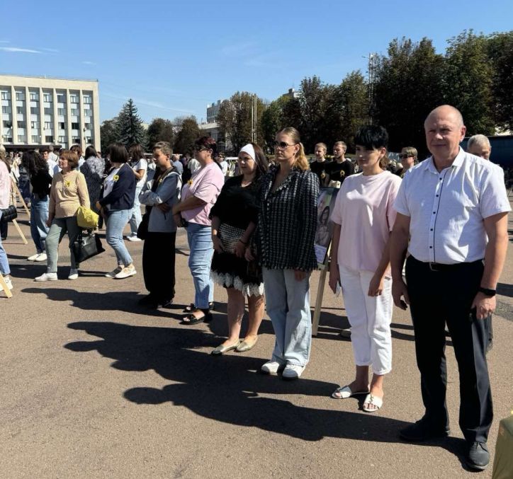 Міграційники Хмельниччини вшанували пам'ять загиблих захисників України