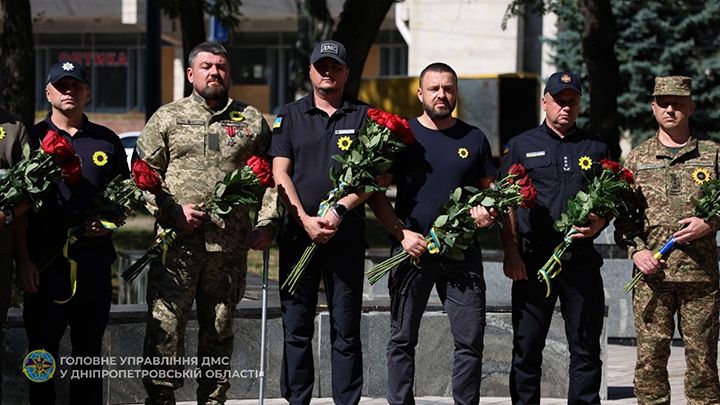 У Дніпрі відбулися заходи з нагоди Дня пам’яті захисників України, які віддали життя за незалежність, суверенітет і територіальну цілісність нашої держави