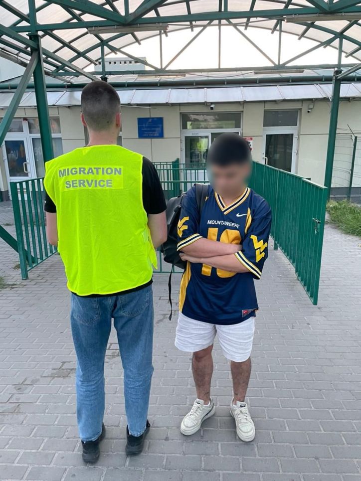 З території України видворили порушника міграційного законодавства