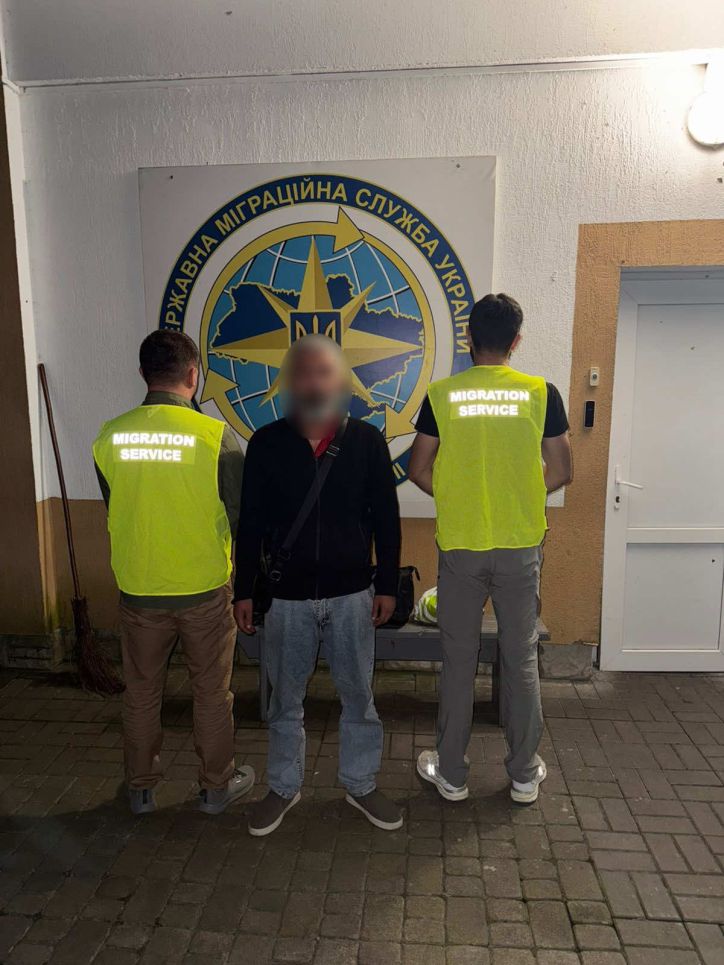 Здійснюються заходи щодо ідентифікації іноземного громадянина і його примусового видворення за межі України