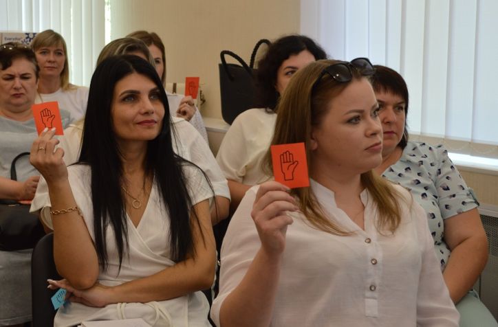 Вдосконалюємо комунікацію: працівники ЦПМУ ДМС відпрацьовують навички спілкування без конфліктів