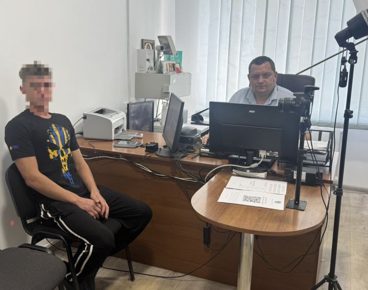 Після возз’єднання із сім’єю - за новою ID-карткою!