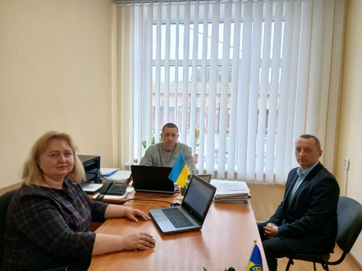 На Хмельниччині під час робочої зустрічі обговорювали реалізацію напрямків безбар’єрності на місцевому рівні