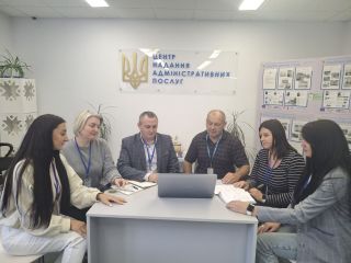 Створення простору рівних можливостей для всіх громадян: працівники УДМС Хмельниччини провели робочі зустрічі із представниками ЦНАП