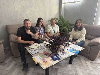 Разом заради безбар’єрних послуг для ветеранів: співпраця УДМС та соціального захисту