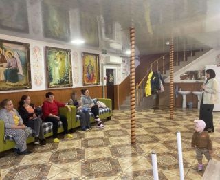Мешканцям Хотинського шелтеру розповіли про доступність міграційних послуг