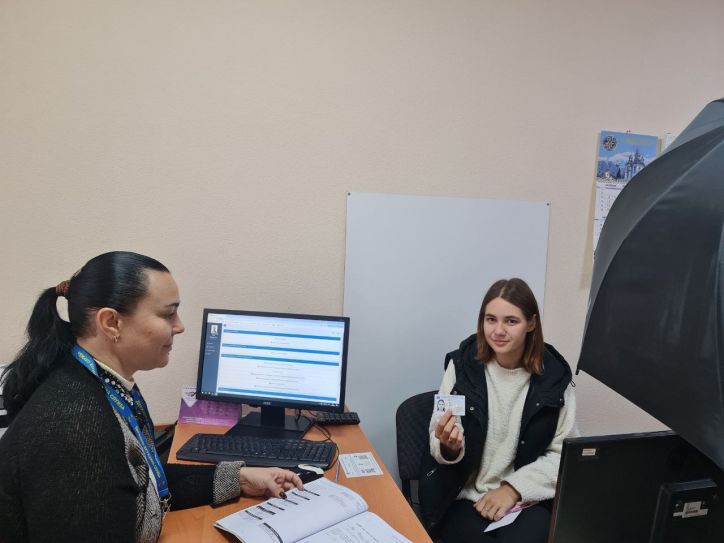 Паспорт у 14 років в Україні потрібно оформлювати обов'язково і вчасно
