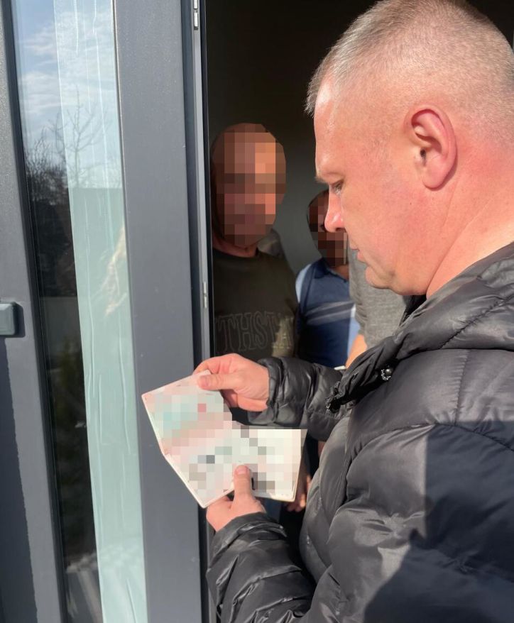 В Чернівцях перевірили адреси проживання іноземців