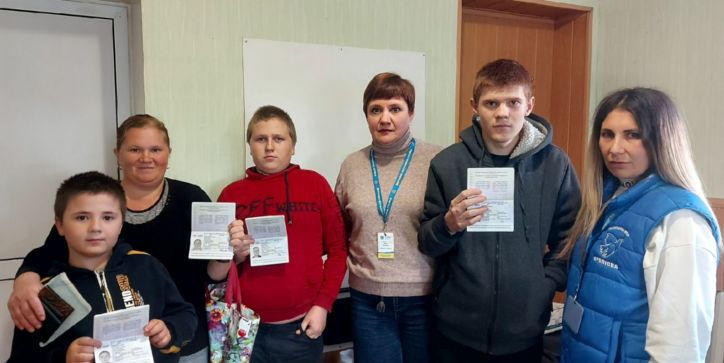 Міграційники Донеччини продовжують надавати адміністративні послуги евакуйованим із зон бойових дій