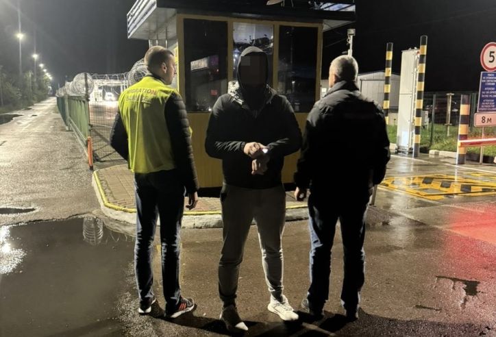 На Закарпатті примусово видворено громадянина Молдови, який ухилявся від виїзду з України