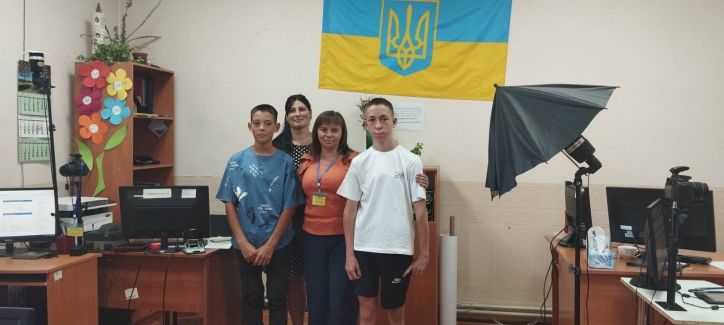 Перші паспорти для двійнят з Доброслава