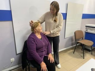 Ми всі одночасно — усією країною — тримаємо і тримаємось за когось