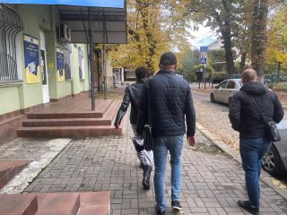 Четверо іноземних громадян очікуватимуть на примусове видворення у спеціалізованому закладі