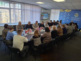 Міграційники Хмельниччини написали радіодиктант національної єдності