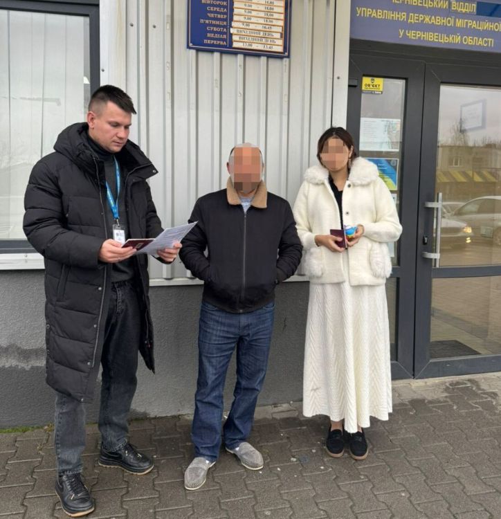 Буковинські міграційники примусово повернуть шістьох іноземців