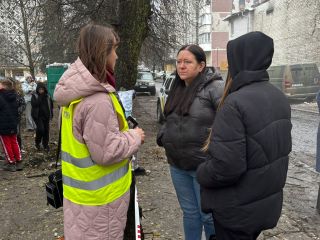 Міграційники продовжують надавати потерпілим від російської атаки послуги з оформлення документів