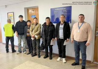 В Умані міграційники притягнули до відповідальності п’ятьох іноземців за порушення строків перебування