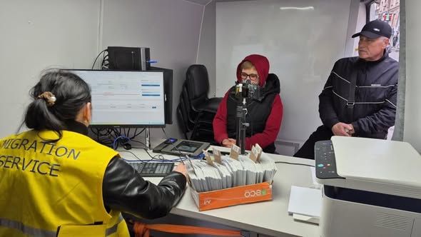 У Запоріжжі після нічної атаки запрацював мобільний офіс міграційної служби