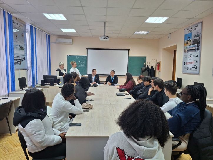 Міграційники Хмельниччини провели змістовну зустріч із іноземними студентами: правила перебування, порядок документування та добровільне повернення до країни походження