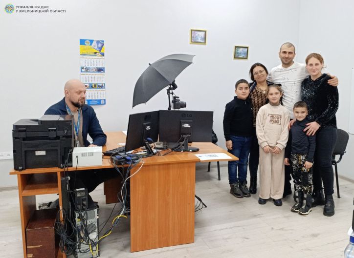 Без бар’єрів до національності: оформлення біометричних документів для вірменської родини!