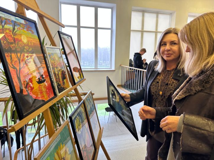 Працівники міграційної служби долучилися до благодійної ініціативи «Живі -нескорені. Терапія для душі», щоб підтримати наших Захисників не словами, а діями.