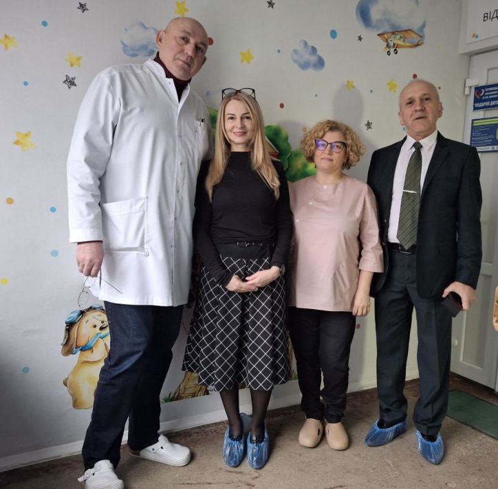 Турбота, що дарує надію: буковинські міграційники передали допомогу онкохворим дітям