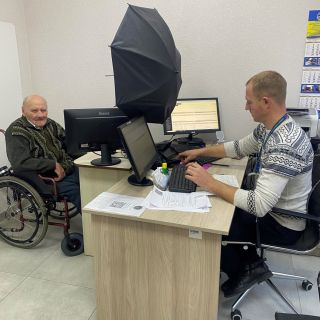 Без поспіху та без бар’єрів: закордонний  паспорт у комфортних умовах!