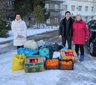 Буковинські міграційники принесли подарунки під ялинку пораненим захисникам